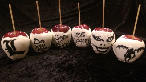 Who loves apples? Ryuk loves apples! Is it true? Mm-hmmm..... I do, I do, I do-oooo!
